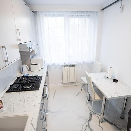 Gabi Apartament Suceava Exteriör bild