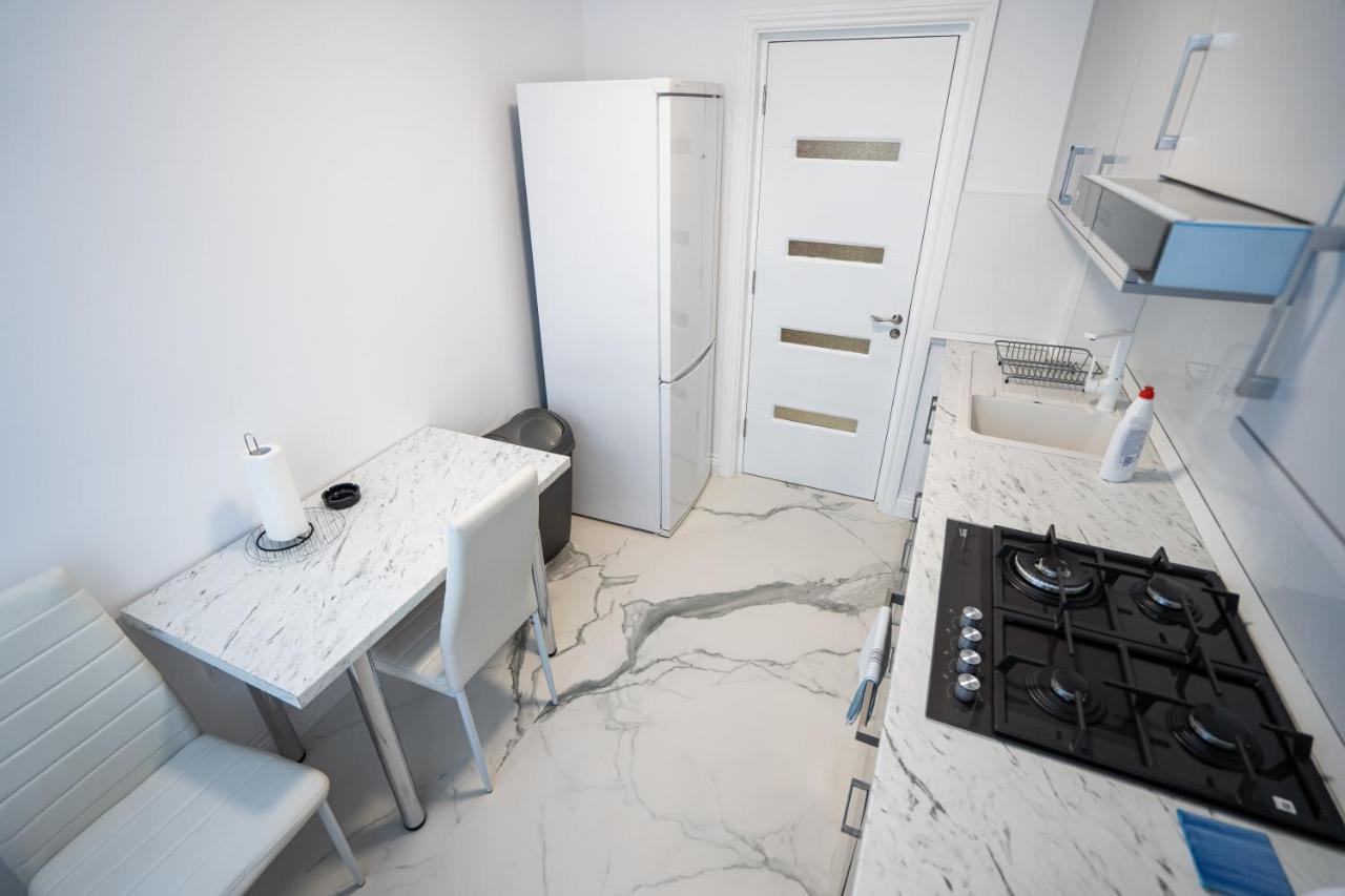 Gabi Apartament Suceava Exteriör bild