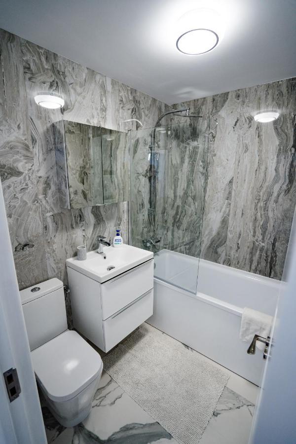 Gabi Apartament Suceava Exteriör bild