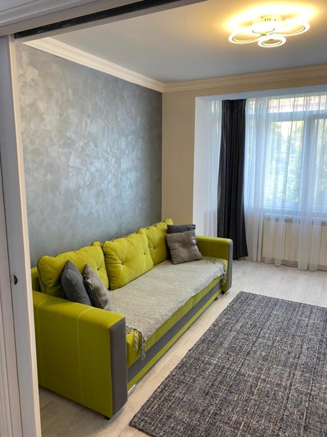 Gabi Apartament Suceava Exteriör bild