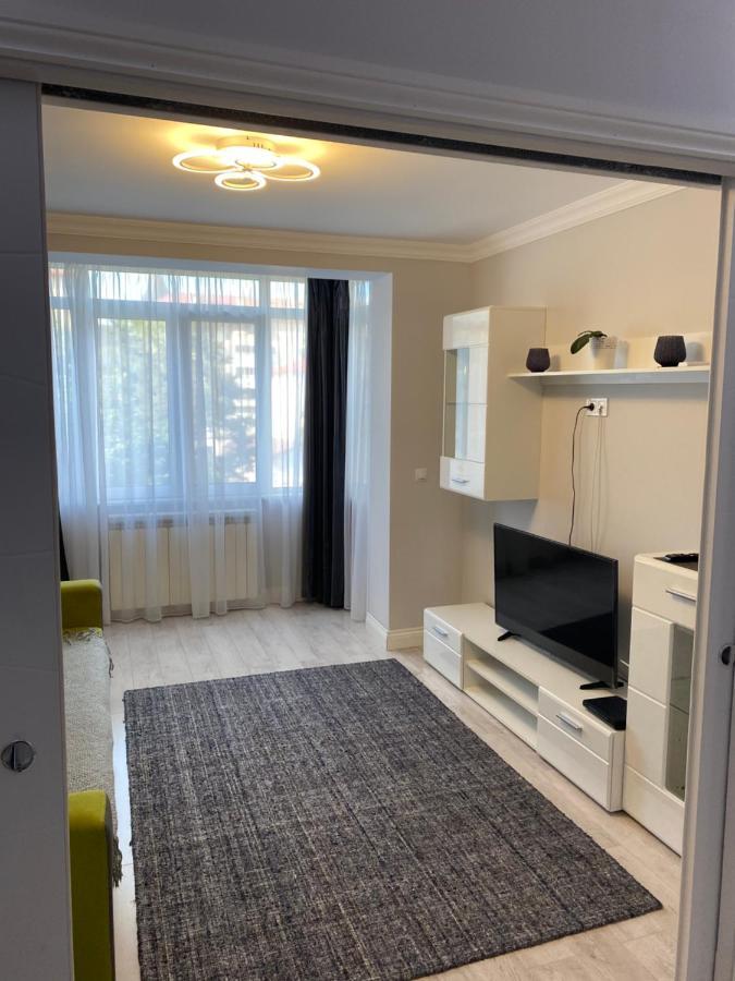 Gabi Apartament Suceava Exteriör bild